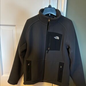 It’s cold 🥶 out there!Perfect Fall/Winter The North Face Boys Grey Fleece.